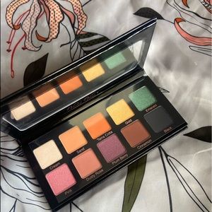 Essentials Eye Shadow Palette Violet Voss